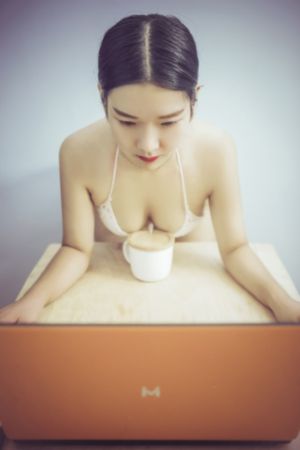 日韩亚洲欧美另类_720在线观看电视
