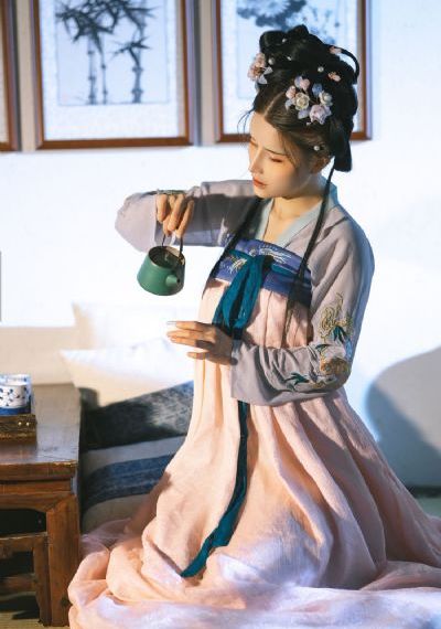 亚洲成人在线综合_高清免费在线播放